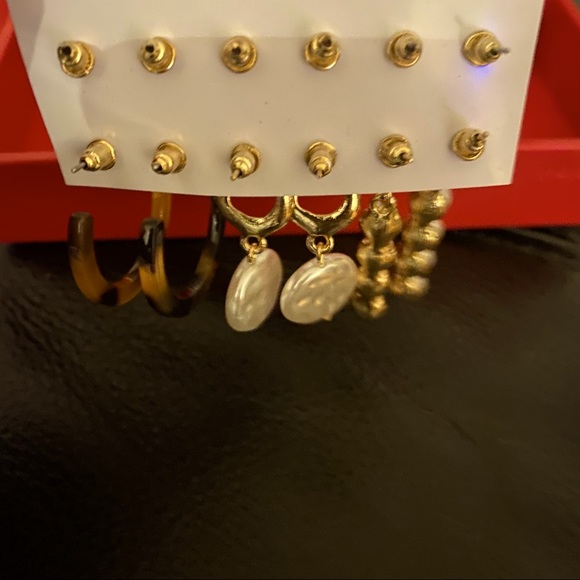 Six pairs of classy earrings - Picture 3 of 4
